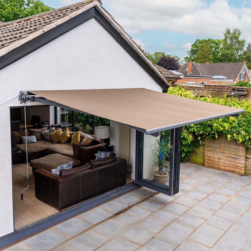 Modern Outdoor Integration of Electric Patio Covers