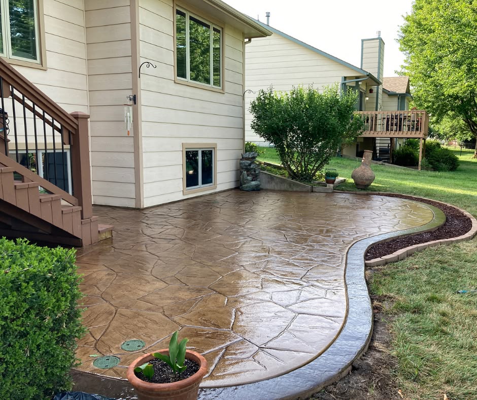 Patio construction for edge alignment