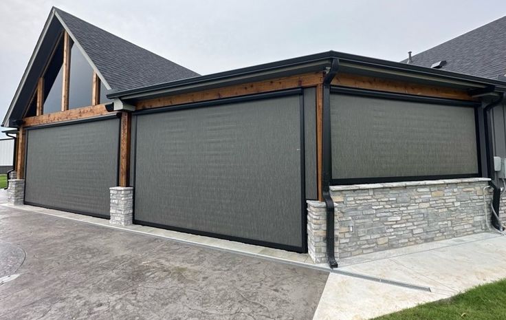 Flexible Open-Air Motorized Screens Design