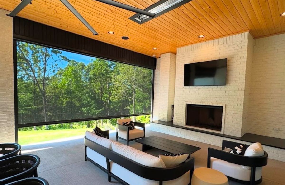 motorized screen for insects prevention